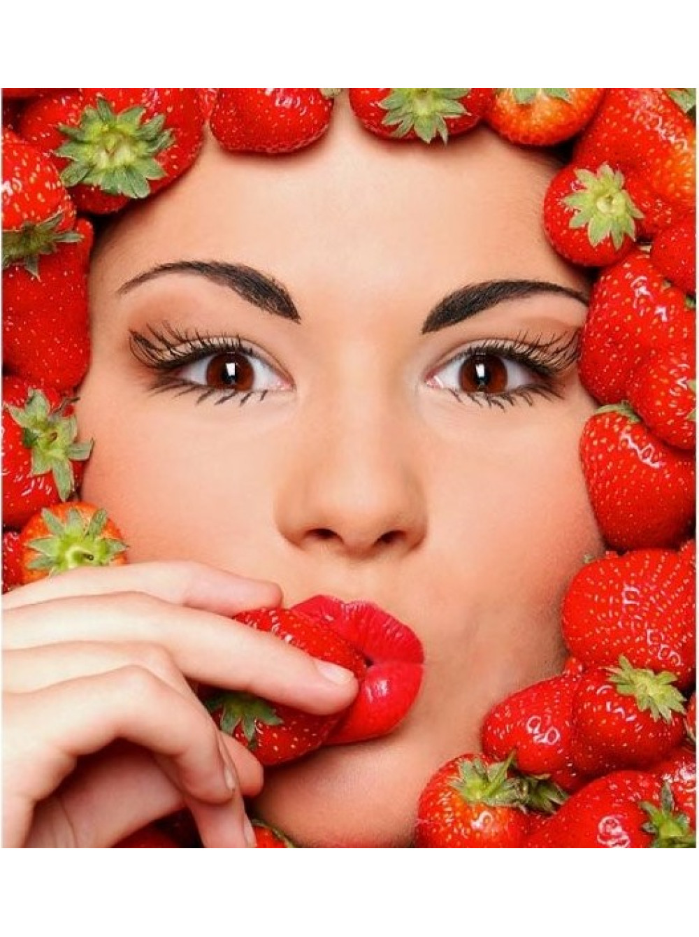 Лицом ягодка. Красивые девушки с фруктами. Девушка с клубникой. Фотосессия с фруктами. Ягода с лицом.